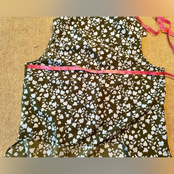 Cabi Sleeveless Button Up Tanks Size small - Picture 7 of 8